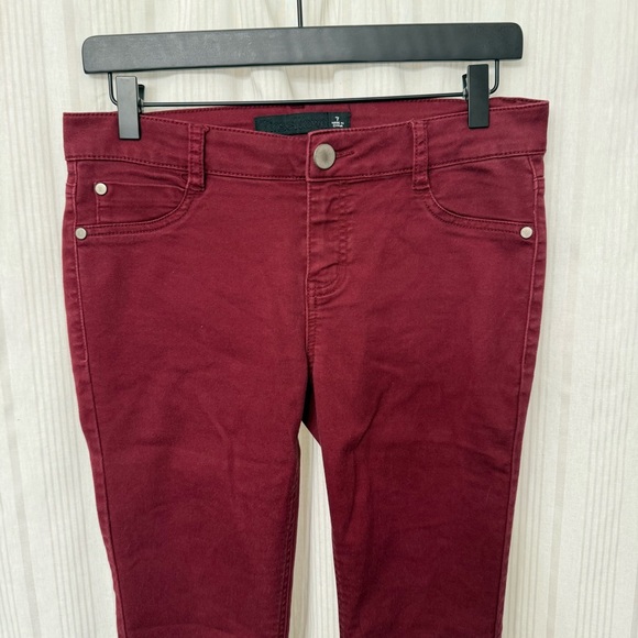 Tinseltown Wine Red Skinny Leg Slacks size 7 - Picture 2 of 6